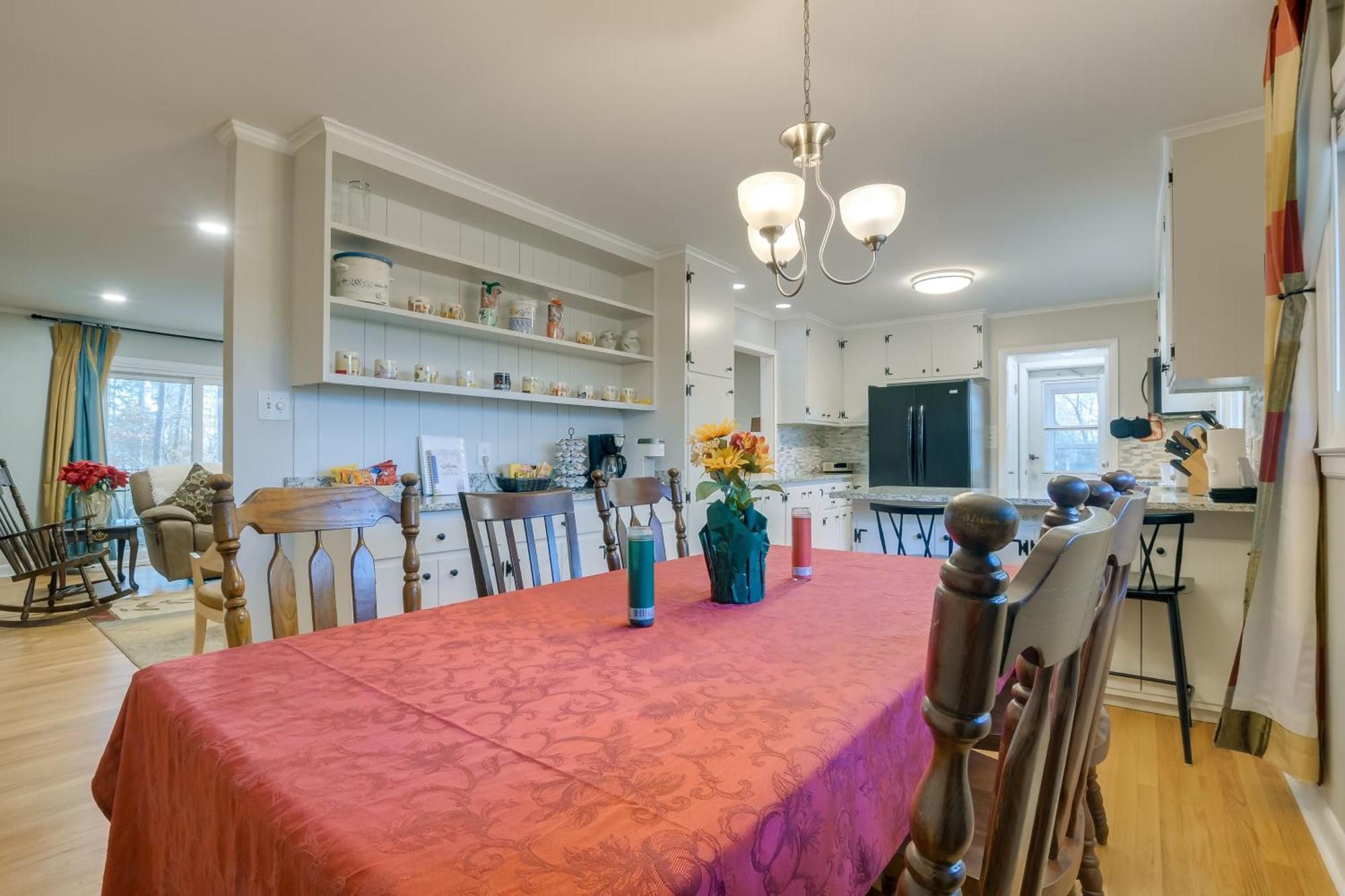 Durham Home Floor-To-Ceiling Windows With View Exterior foto