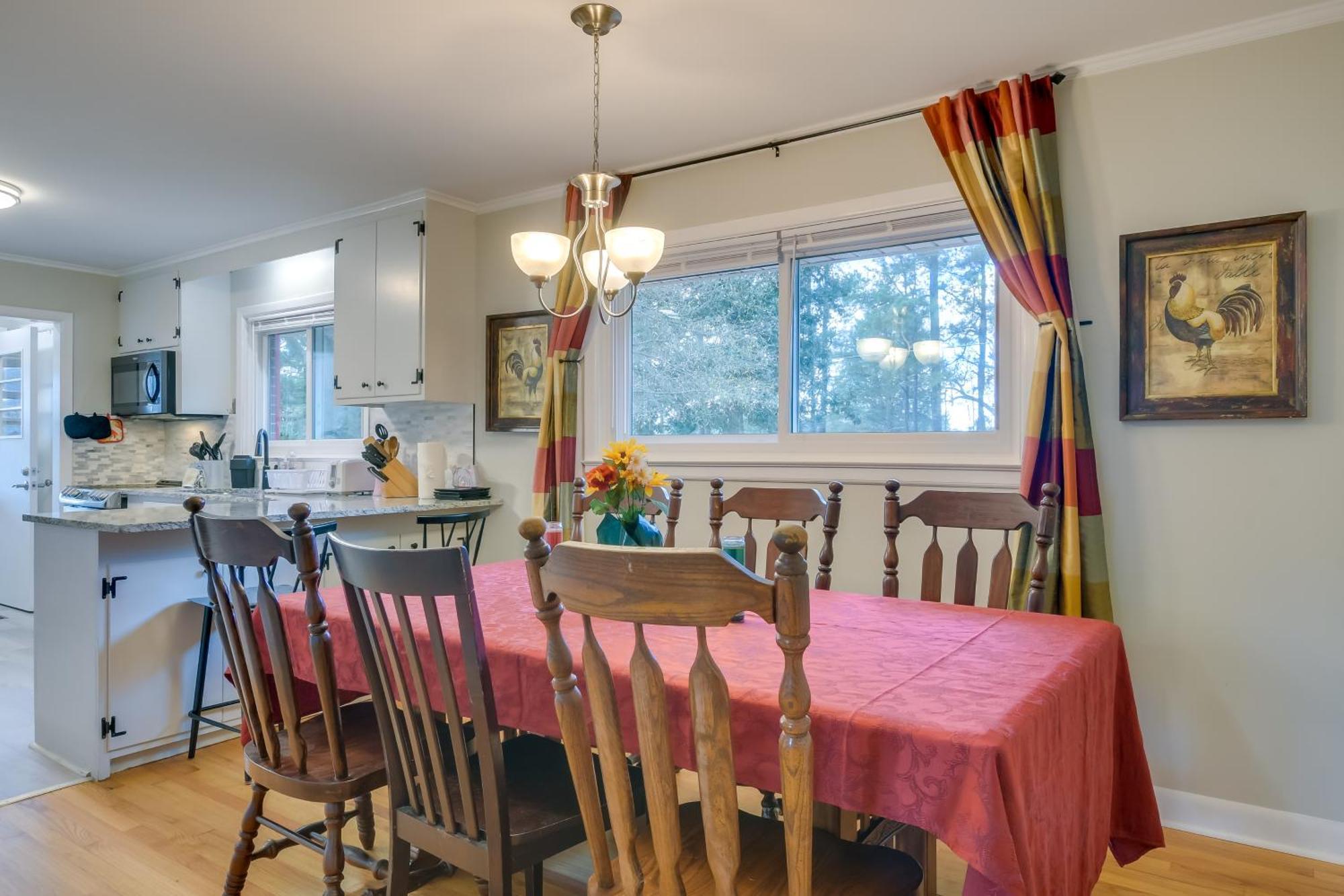 Durham Home Floor-To-Ceiling Windows With View Exterior foto