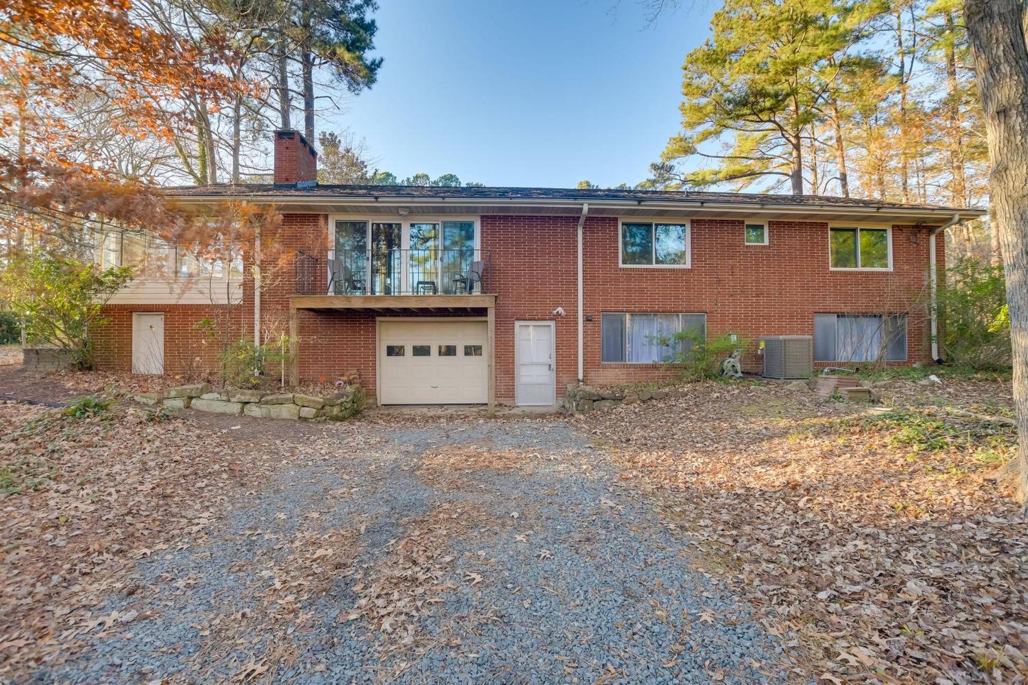 Durham Home Floor-To-Ceiling Windows With View Exterior foto